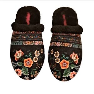 New Johnny Was Ardell Floral Embroidered Slipper